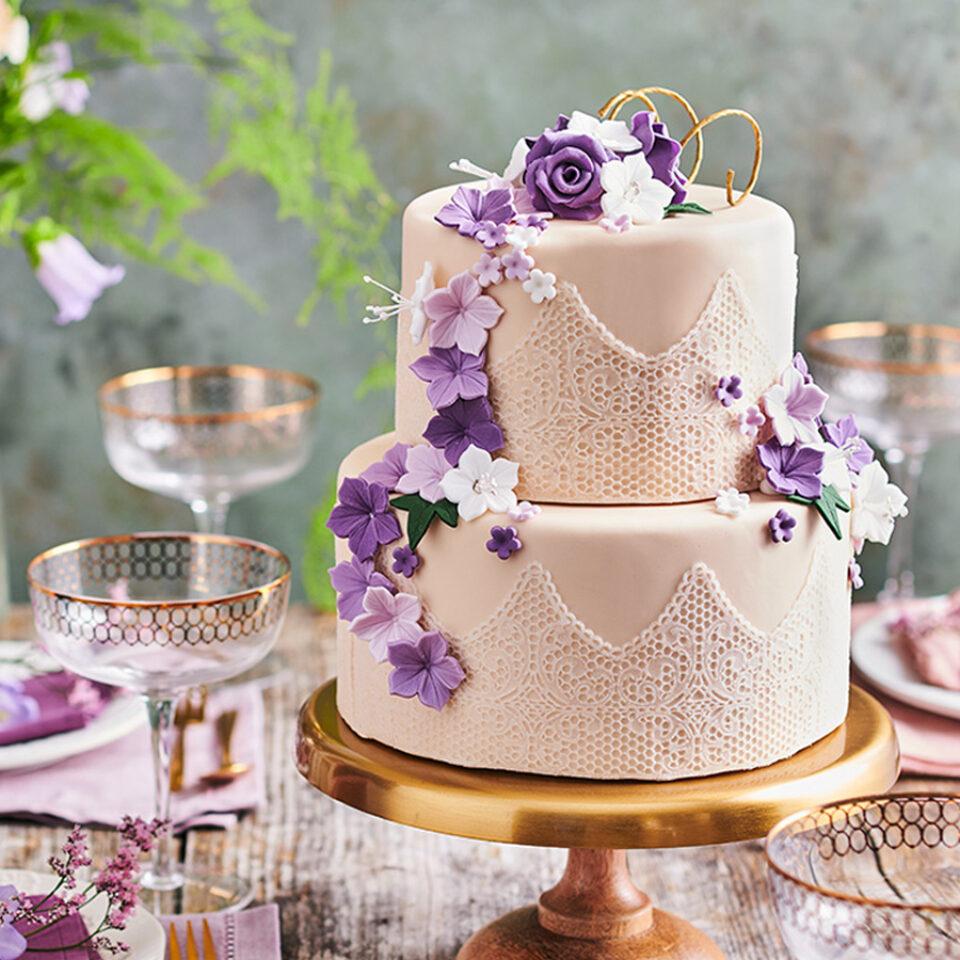 The Art of Design: Aesthetic Appeal in Wedding Cake Pens